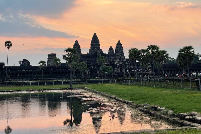 Sunrise in Angkor and Banteay Srei Private Tour - Angkor Wat at Dawn: Floating Bridge, Pond Views, Then Bas-Reliefs