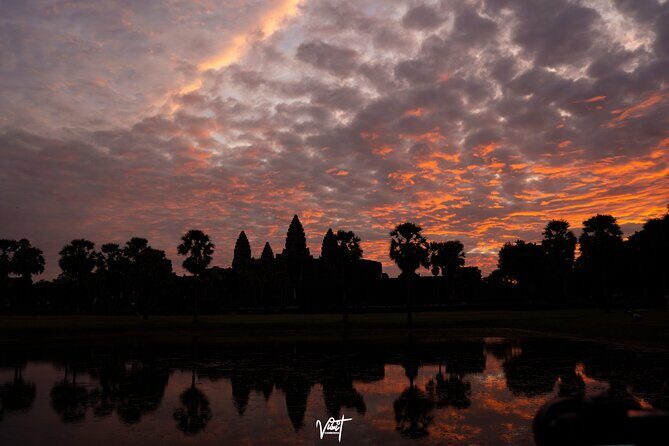 Sunrise Small Group Tour in Siem Reap - Pickup, minivan comfort, and the small-group advantage