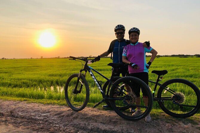 Sunset at Countryside - Key reasons this Siem Reap sunset bike tour works