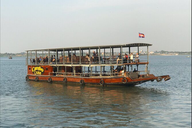 Sunset & Evening Dinner Cruise With One Way Free Pick Up - Getting on board near the riverside path
