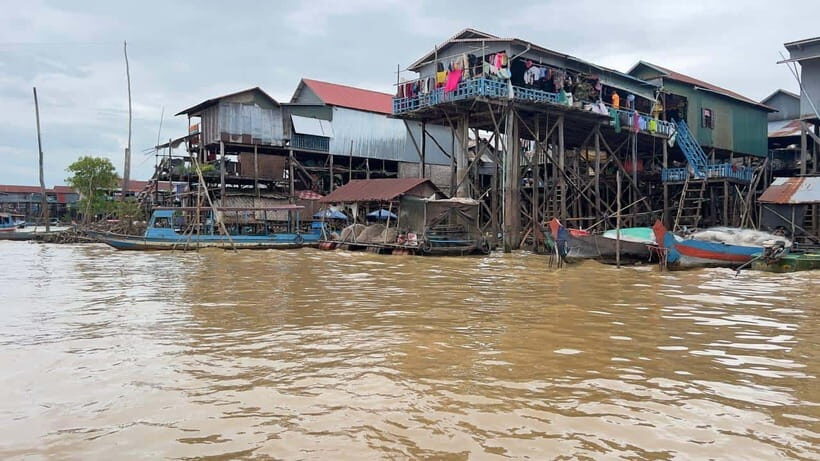 Sunset Kompong Pluk Floating Village - Tonle Sap sunset on the lake: the real payoff