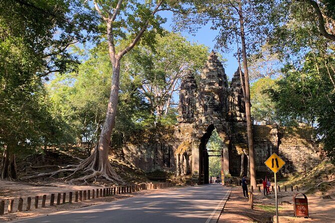 Taxi Siem Reap to Phnom Penh-English Speaking Driver - The drivers: English support and a calmer trip day