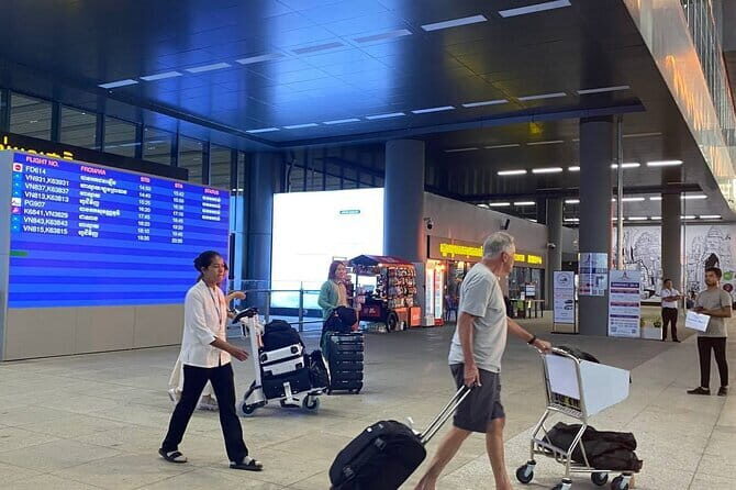 Transfer from Hotels in Siem Reap City to Siem Reap Airport - The ride itself: AC comfort and drivers you can actually talk to