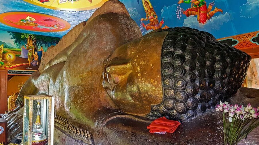 Trekking Tour at Phnom Kulen National Park from Siem Reap - Lunch plus a market stop: the calm interlude in the middle