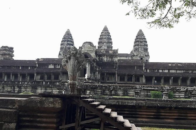 Two Days Angkor Complex, Beng Mealea plus Kampong Phluk Village - A two-day Angkor plan that keeps your brain switched on