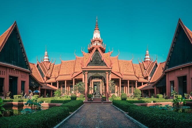 Udong Old Capital Tour - What to bring and how to handle the heat (so you don’t suffer through it)