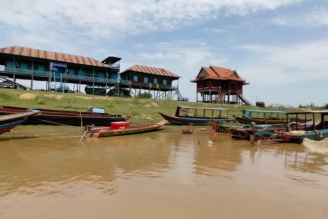 Unique Private Day Tours To Kompong Khleang Village & Tonle Sap Lake - Getting there: pickup, air-con comfort, and what you’ll actually do