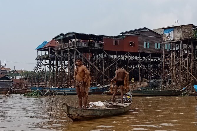 Unveiling Private Adventure Day - Kampong Khleang And Beng Mealea - Getting to Kompong Khleang by Boat on Tonle Sap Lake